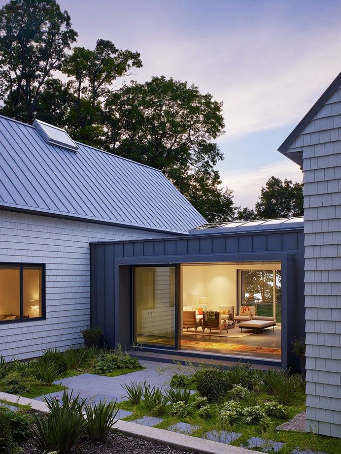 Low-Maintenance Vacation Home on the Edge of Lake Michigan 14