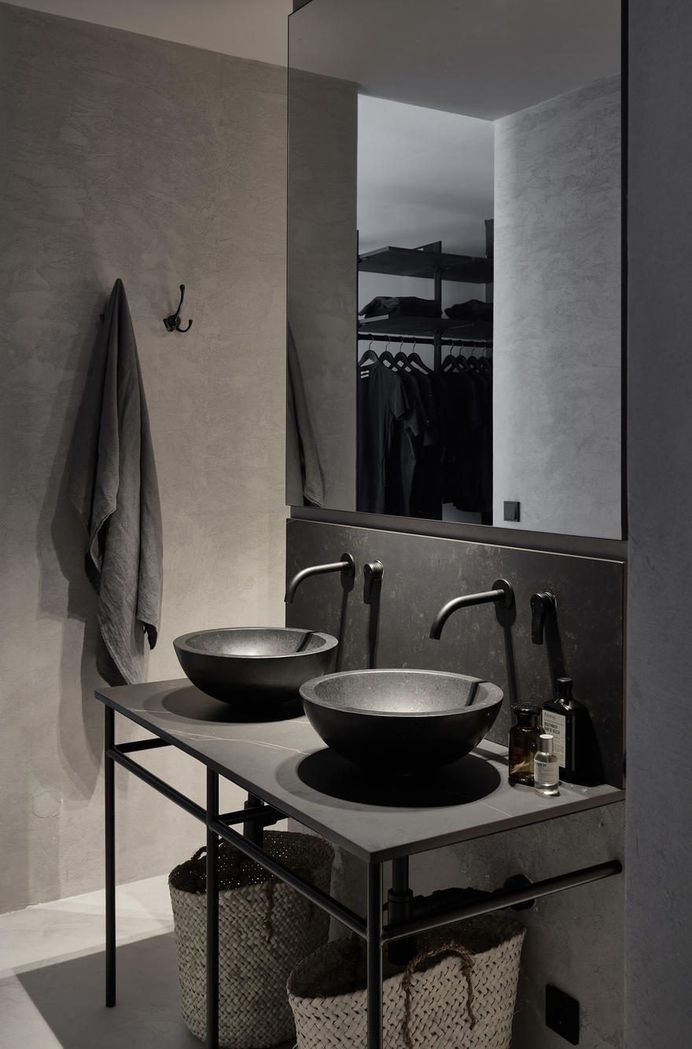 No Ordinary Apartment for a Well-Travelled Design Aficionado 10