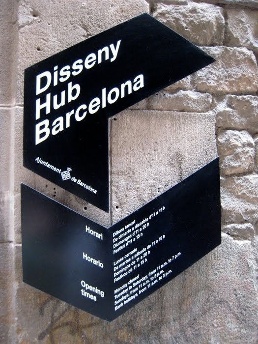 ez travel circo: Sign Design / Barcelona #ss