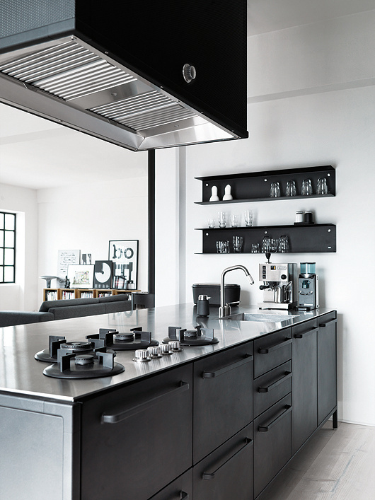 The Design Chaser: Black Kitchen Inspiration #interior #design #decor #kitchen #deco #decoration