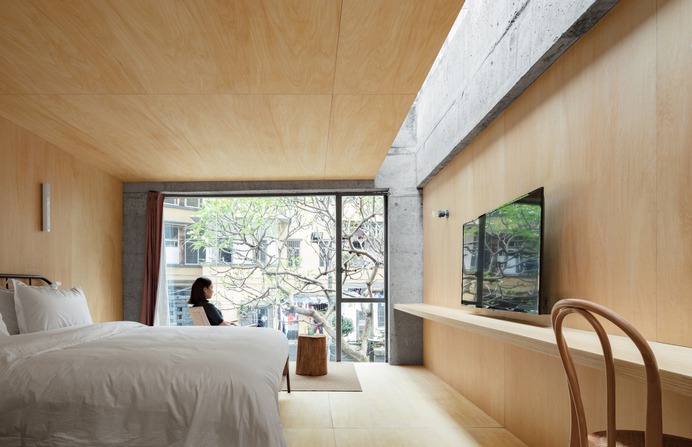 Hotel Far & Near XinYuqingli by kooo architects