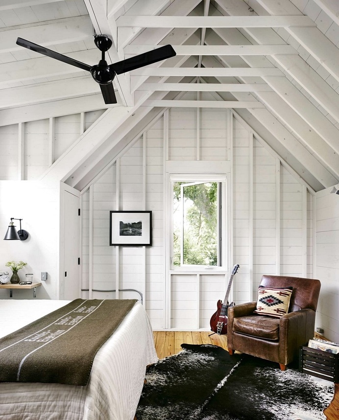 Wall House – a Modern Farmhouse with Energy-Efficient Design