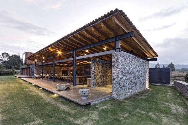 Secluded VR House Conversing with the Outdoors in Mexico #architecture