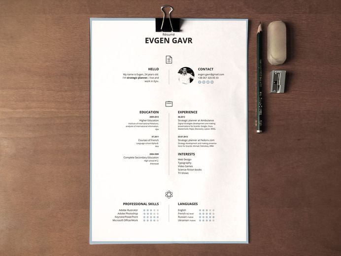 Laconique CV Template - Free Simple CV template with Clean Design