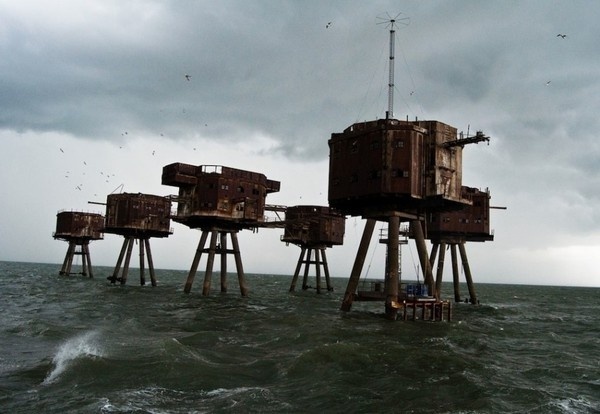 Via: fivelightsdown.squarespace.com #abandon #place #photography #building