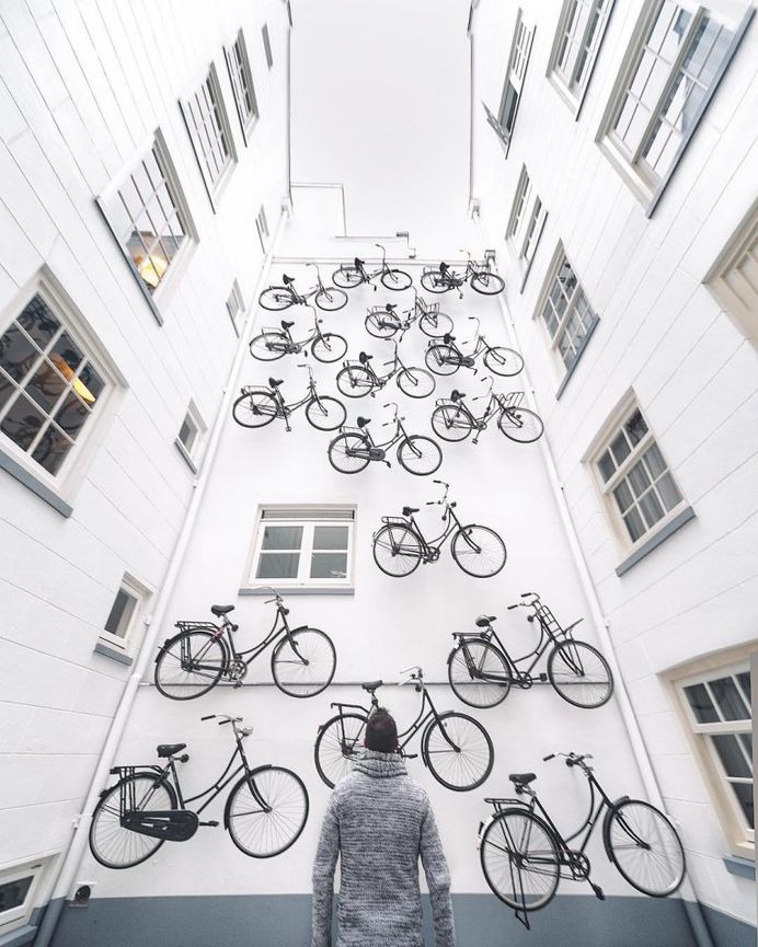 Minimalist Architectural and Urban iPhoneography by Andy Hendrata
