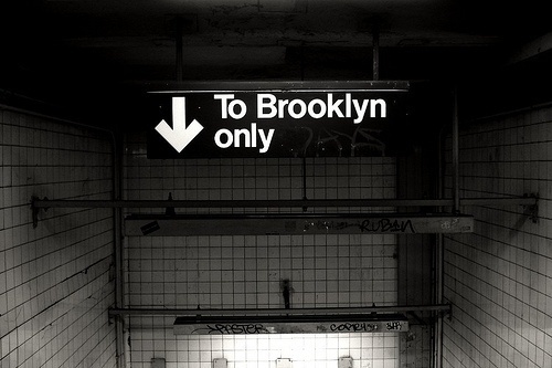 Sara Lindholm #subway #brooklyn #typography