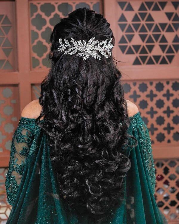 bride hairstyles for curly hair 2020
