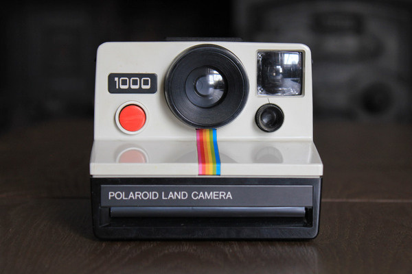 Polaroid 1000 (red button) #camera #polaroid #cameraporn #boot #sale #car