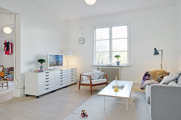 A home in Gothenburg, Sweden.Photo from the real estate agency Alvhem. #white