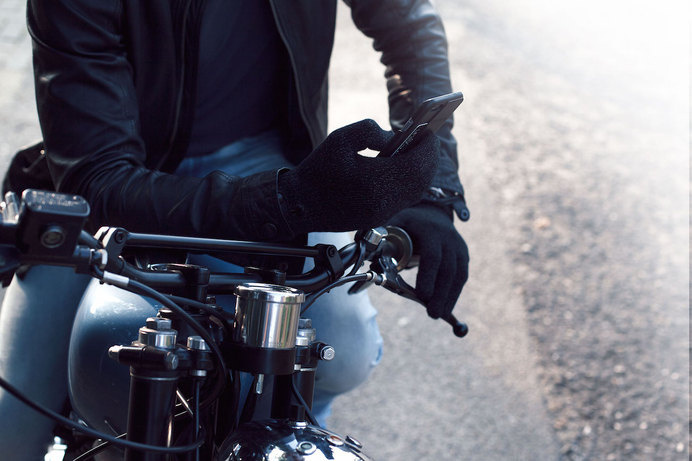 Refined Touchscreen Gloves #tech #flow #gadget #gift #ideas #cool
