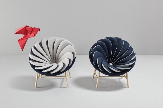 Quetzal Armchair – 14 Overlapped Bicolor Pillows Creates an Amazing Visual Impact
