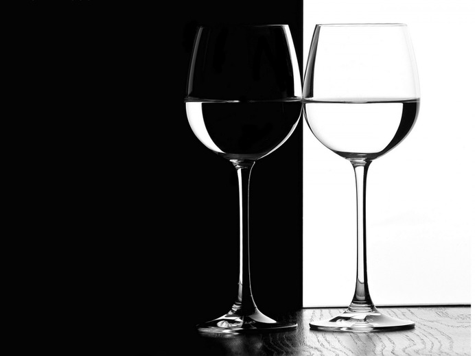black_glasses_wood_white-624777.jpg!d (1600×1200)