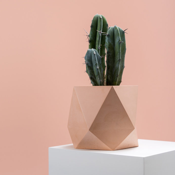 The Marble Shine Collection by frauklarer Presenting: triangulus large in salmon #concrete #concretedesign #marble #design #productdesign #
