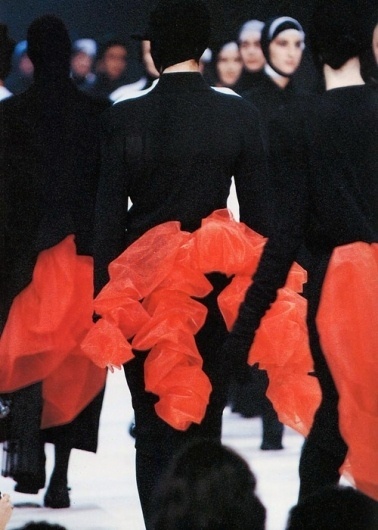 hrstudioplus #fashion #week #red #black