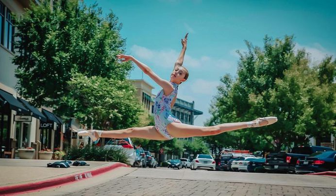 Marvelous Portraits of Ballet Dancers Practicing on The Streets of Dallas