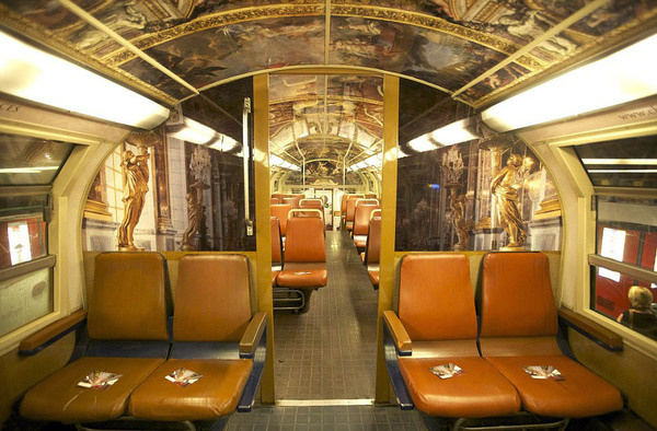 parisian-rer-train-transformed-like-versailles-2 #train