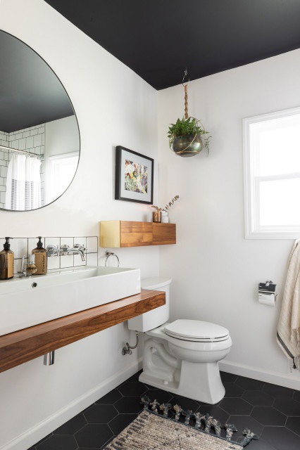 Bathroom of the Week: An Open Feeling in 55 Square Feet