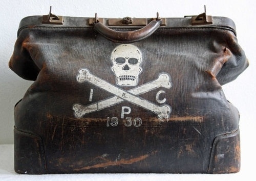 R I P Antique 1930s Large Doctors Death Bag by bellusvanitas on we heart it / visual bookmark #18830627