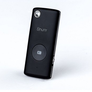 With this device, no one is left out of the picture. Simply setup, press the remote, and snap! #design #gadget #product #industrial #technology