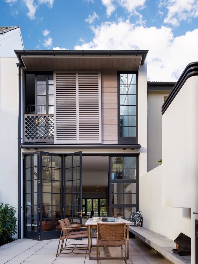 Bougainvillea Row House / Luigi Rosselli Architects