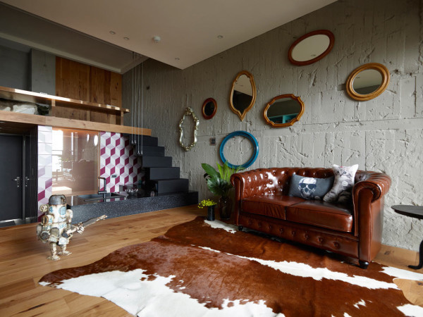 A TAIPEI HOUSE DESIGNED FOR TOY BUILDING AND COLLECTIONS