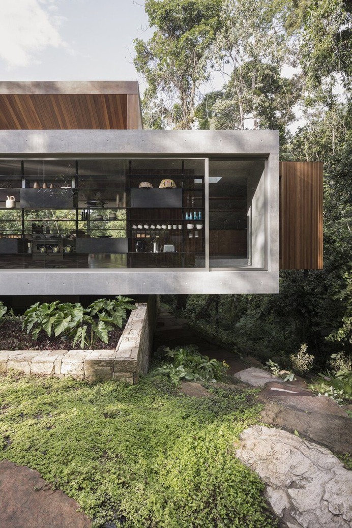 Sao Pedro Residence - Floating House by Gui Mattos