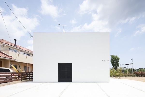Fleuve by APOLLO Architects and Associates #modern #design #minimalism #minimal #leibal #minimalist