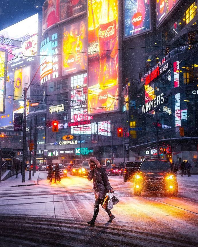 #streetsoftoronto: Vibrant Street Photography by Max Whitehead