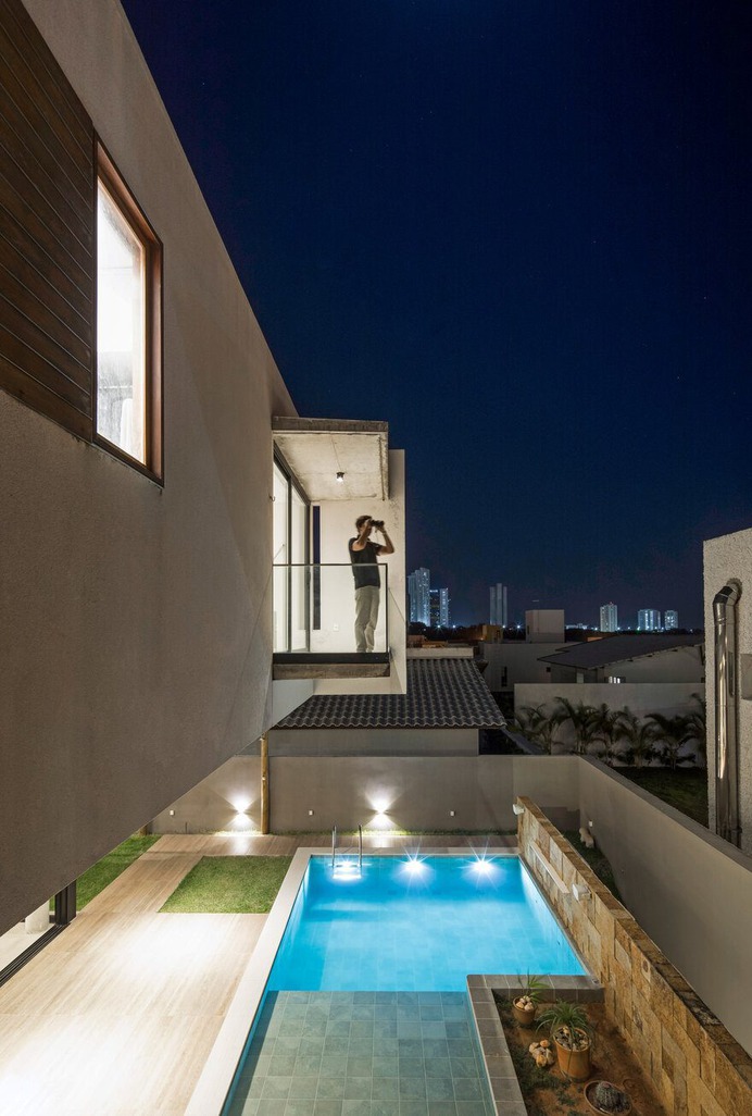 IF Residence / Martins Lucena Architects