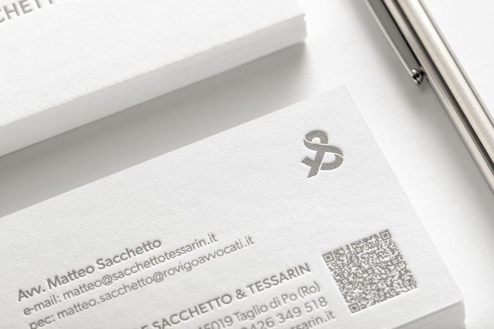 Complete Project on Behance: https://www.behance.net/gallery/41489363/Sacchetto-Tessarin-Law-Firm-Branding Sacchetto & Tessarin is a law fi
