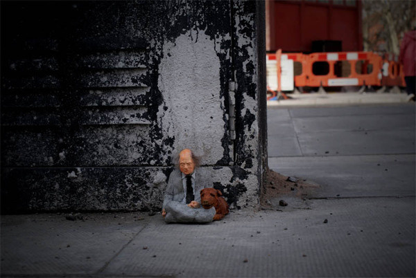 cement miniature sculptures artist isaac cordal (3) #photography #cement #sculpture #art