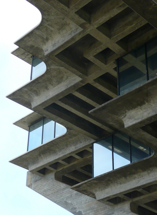 CA UCSD Geisel Library Edgesphoto :Â army.arch #concrete #building #architecture #windows