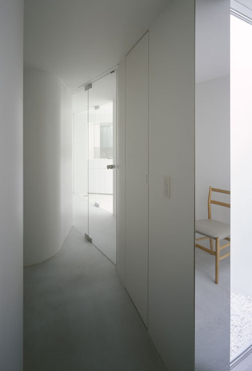 House in Komae #white #architecture #houses #light #japan