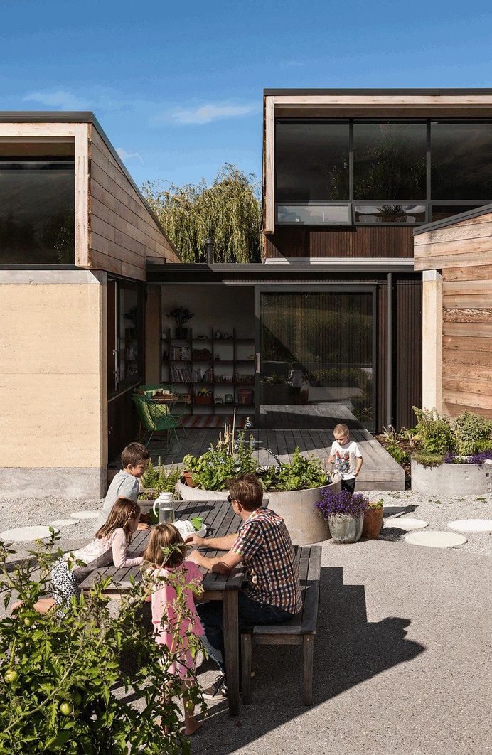 Rammed Earth House Connected to the Mountainous Landscape of Cardrona Valley 4