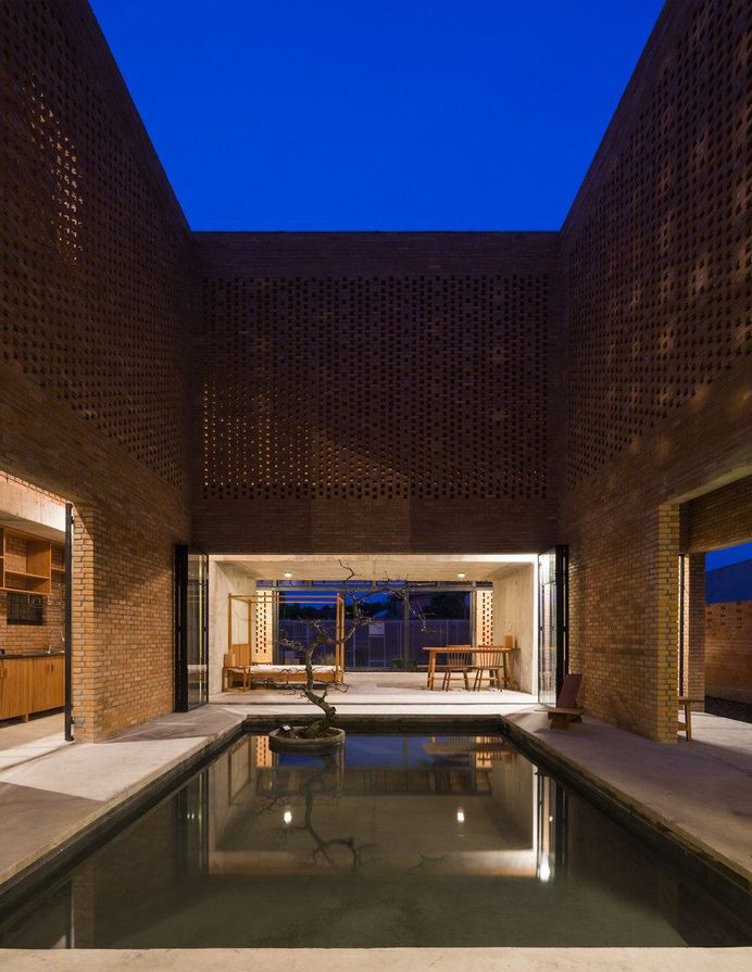 Vietnamese Contemporary House Inspired by Traditional Architecture 17