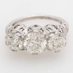 Ring with 3 diamonds in old European cut of approx. 3,6 carats,