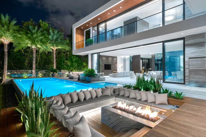 Palm Island Modern Residence / Choeff Levy Fischman