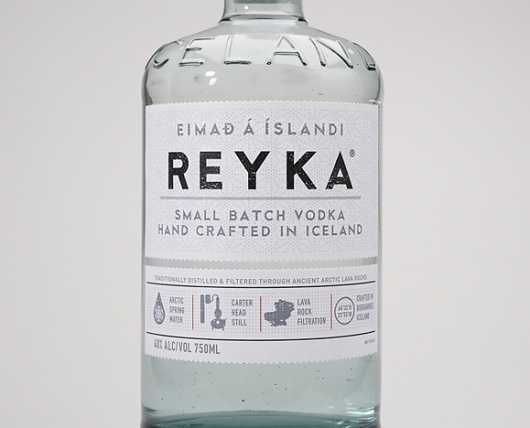 portfolio_item_image_129845628087194468.jpg 579×468 pixels #packaging #typography