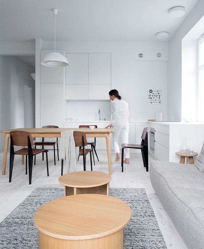 Apartment in Warsaw – The White Grace of Urban Living - InteriorZine
