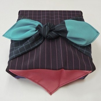 This super water-repellent Furoshiki takes an already functional traditional item and makes into an even more versatile multi-purpose cloth. #product #industrial #design