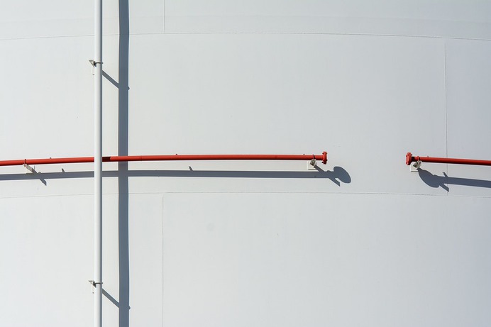 White and red pipes