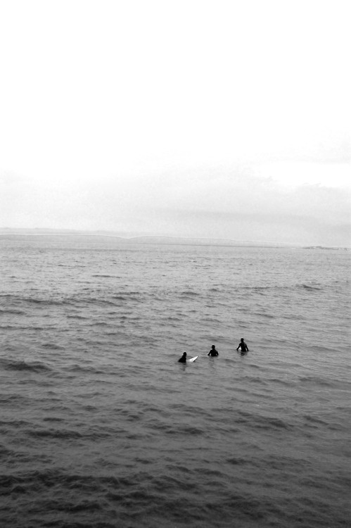 Nice snap from a recent trip toÂ BournemouthÂ with a couple of friends. #white #surf #& #black #photography #alone