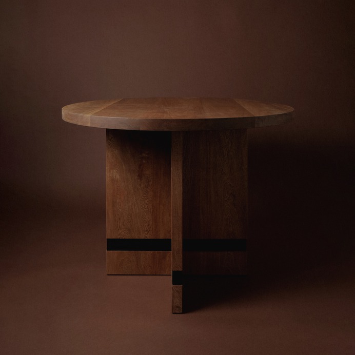 Prior Table by Benjamin Kicic