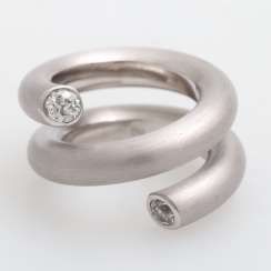 Spiral-shaped ladies ring with occupied