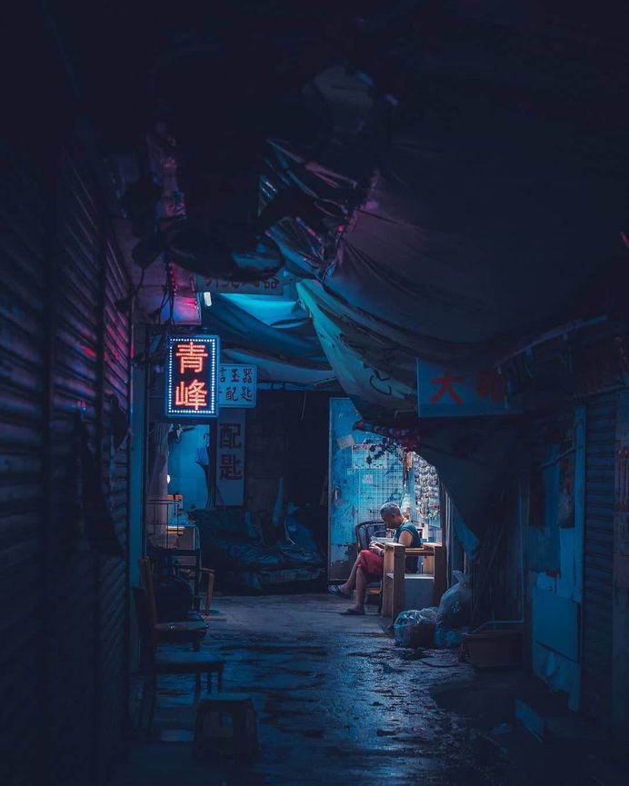 Cyberpunk Hong Kong: Moody Street Photography by Sean Foley