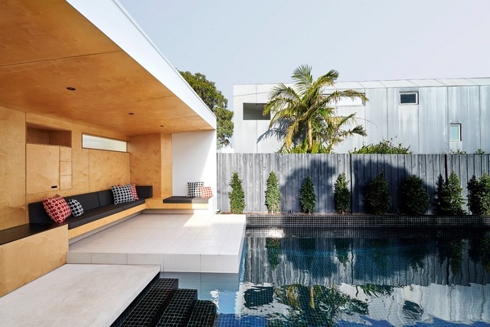 Brighton Bunker – Outdoor Living Space by Dan Gayfer Design