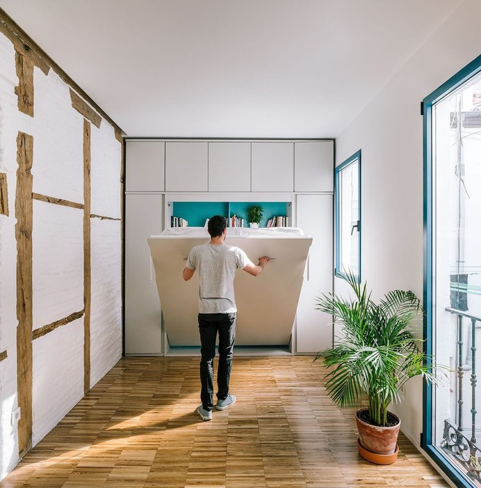 Multifunctional One-Room Flat Renovation in Madrid