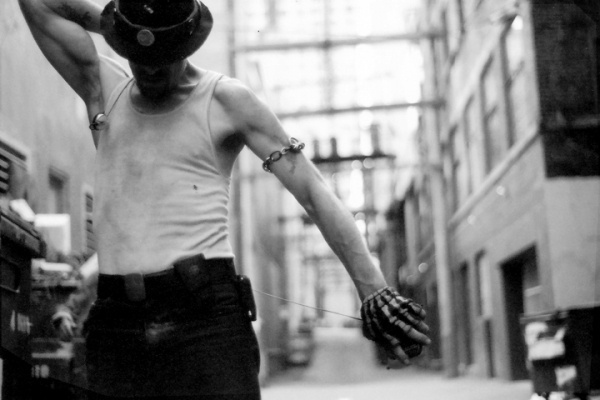 http://www.oscarmar.com/index.php?/work/photography/ #alley #vancouver #dance #crack #speed #homeless