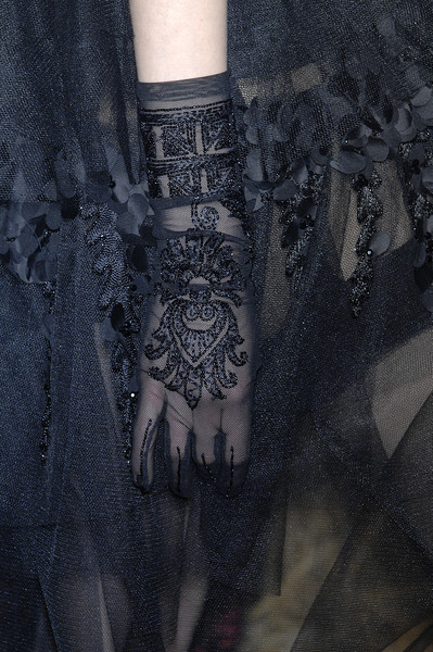 John Galliano Fall 2007 - Details #glove #fashio #lace